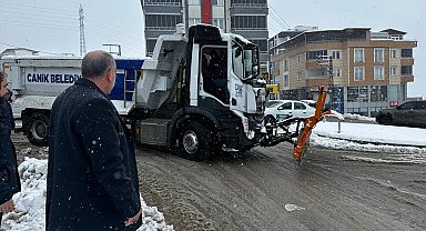 Başkan Sandıkçı'dan karla mücadele çalışmalarına yakın takip