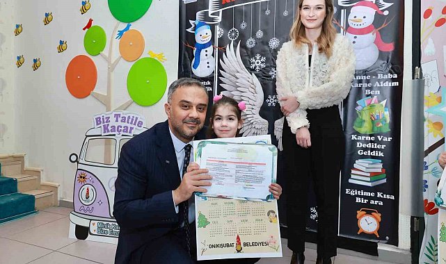 Başkan Toptaş'a karne programında doğum günü sürprizi