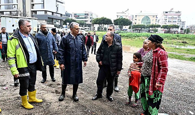 Başkan Uysal, sel baskınından zarar gören evlerde