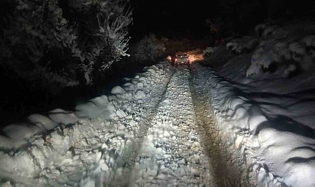 Batman'da kapalı yol açıldı, 14 yaşındaki Gülsüm sağlık ekiplerine ulaştırıldı