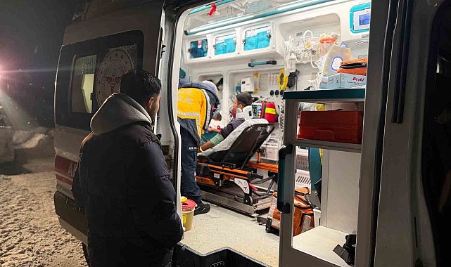 Batman'da mahsur kalan hasta için ekipler yolu açtı