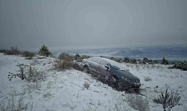 Belediye Başkanı İlhan Özden'in makam aracı kaza yaptı
