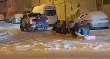 Belediye personelinden kar eğlencesi