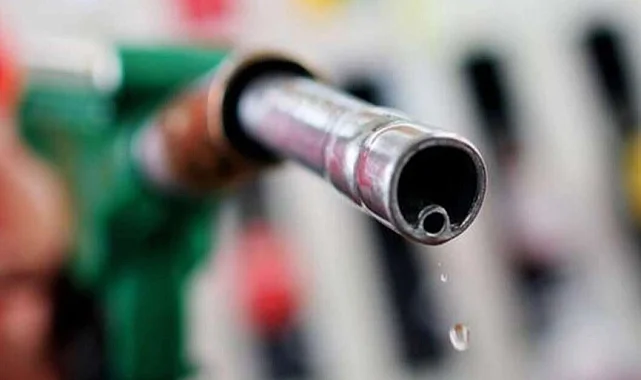 Benzin ve motorine yılın ilk zammı