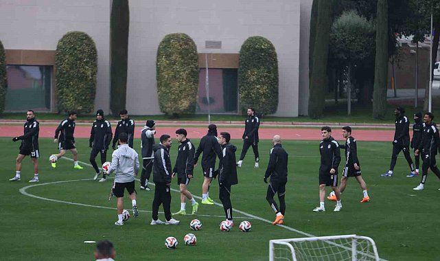 Beşiktaş, devre arası çalışmalarını Antalya'da sürdürüyor