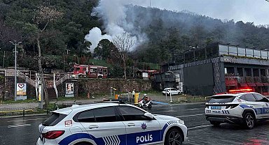Beşiktaş'ta korkutan yangın: Müştemilat alev alev yandı