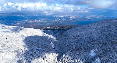 Beyaz, mavi ve yeşil birleşti: Eşsiz manzara mest etti