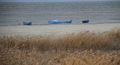 Beyşehir şiddetli fırtınaya teslim oldu