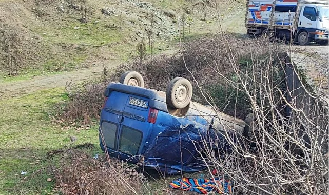 Bilecik Pazaryeri'nde araç köprüden düştü!