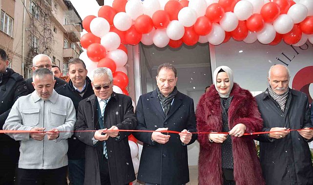 Bilecik'te İyiliğe Dokun Yardımlaşma ve Dayanışma Derneği dualarla açıldı