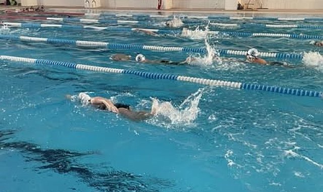 Bilecik'te spor okulları yüzme antrenmanları yoğun tempoyla sürüyor