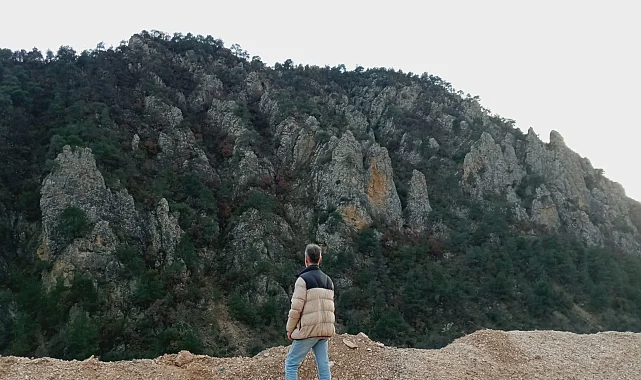 Bilecik'in saklı hazinesi... "Canlı Kaya" doğa tutkunlarını büyülüyor