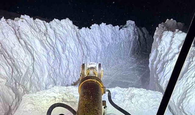 Bitlis'te karla mücadele gece gündüz devam ediyor