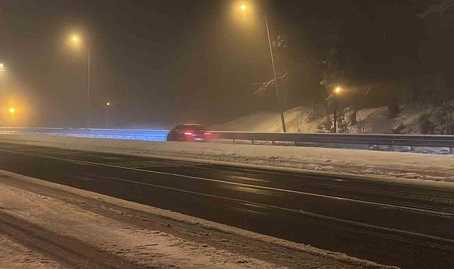 Bolu Dağı geçişinde kar yağışı başladı