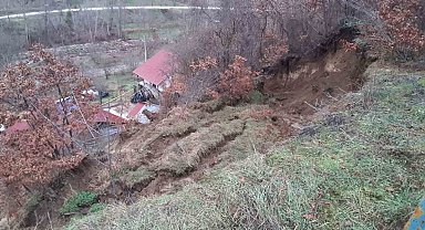 Bolu'da heyelan nedeniyle 3 ev boşaltıldı