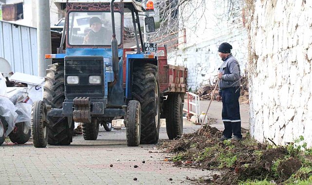 Bozdoğan Belediyesi'nden Madran Mahallesi'nde kapsamlı temizlik çalışması