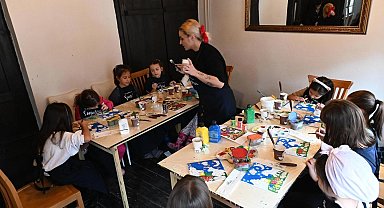 Bozüyük'te çocuklara özel sanat atölyesi