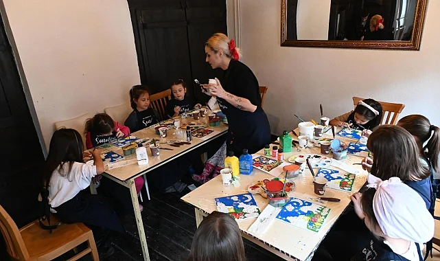 Bozüyük'te çocuklara özel sanat atölyesi