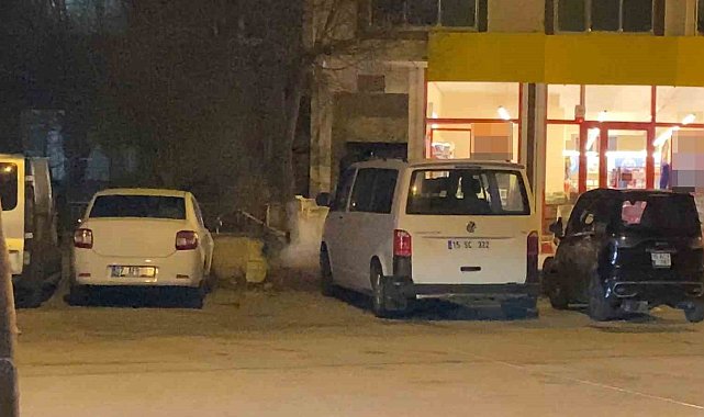 Burdur'da şüpheli çanta fünye ile patlatıldı
