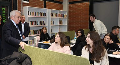 Bursa Nilüfer'de Başkan Özdemir'den gençlere finaller öncesi moral ziyareti