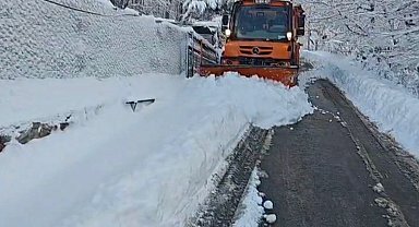 Bursa Osmangazi Belediyesi kar mesaisini sürdürüyor