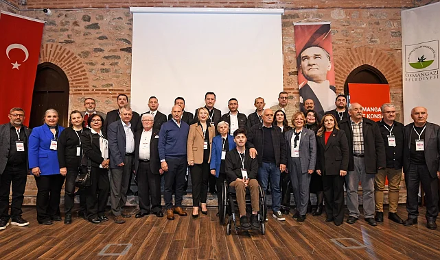 Bursa Osmangazi Kent Konseyi'nde bayrak değişimi