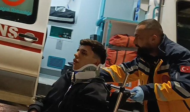 Bursa'da direksiyon hakimiyetini kaybeden sürücü direğe çarptı