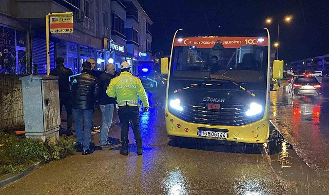 Bursa'da halk minibüsü anne ve kızına çarptı: 2 yaralı