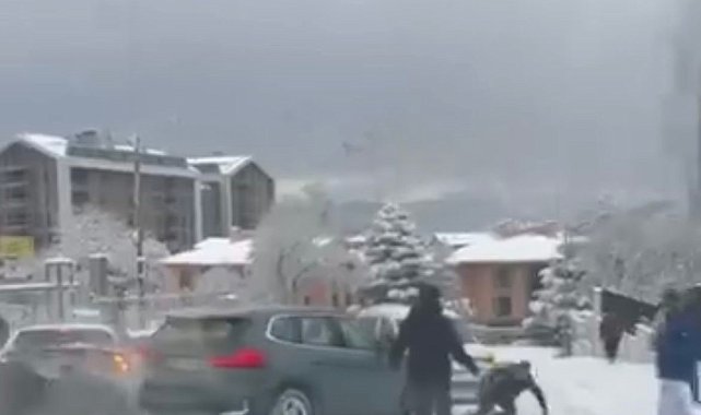 Bursa'da korku dolu anlar: Kayan araç vatandaşların arasına daldı