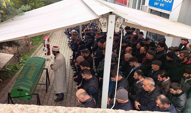 Bursa'daki tır kazasında hayatını kaybeden sürücü toprağa verildi