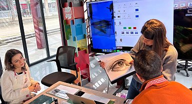 Bursa'da Pancar Deposu'nda gündelik malzemeler sanata dönüştü