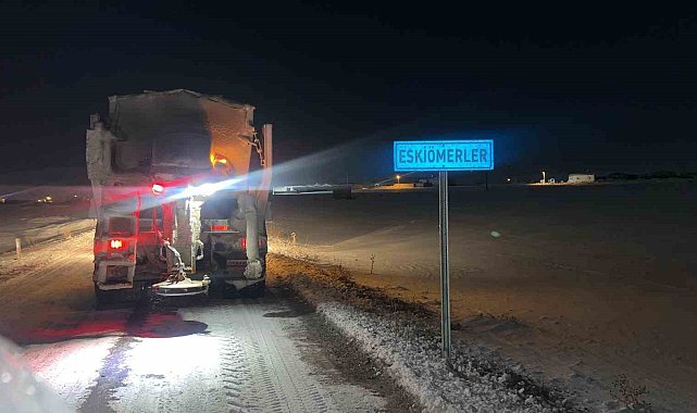 Büyükşehir kar ve tipiye karşı seferber: Kırsalda 187 yol açıldı, 46 yolda çalışma devam ediyor