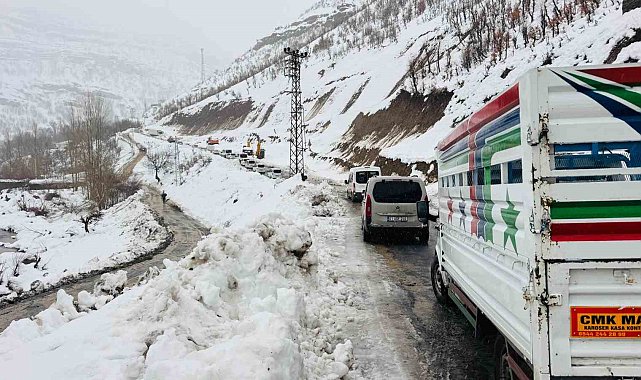 Buzlanma kazayı beraberinde getirdi: 2 yaralı