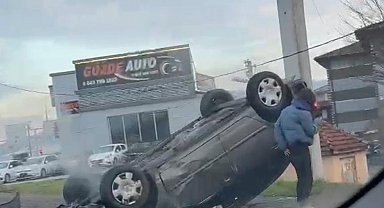 Çaycuma'da otomobil takla attı