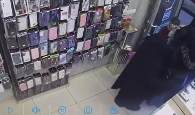 Çocuğunu ameliyat ettirmek için bozdurmaya çalıştığı altınlar çalındı, imdadına polis yetişti