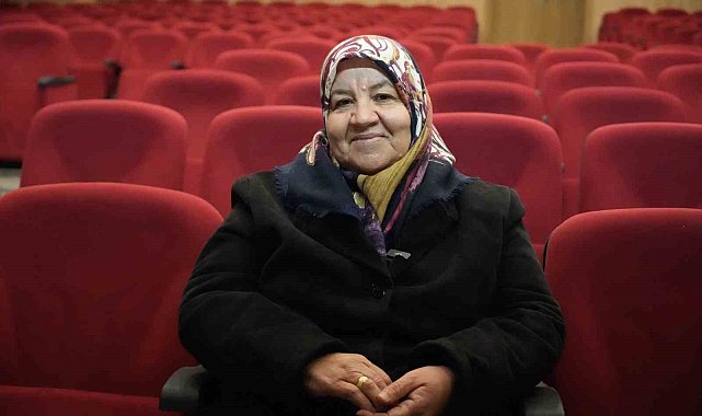Çocukları sosyalleşsin diye geldi, sahnenin yıldızı oldu