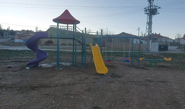 Çocukların okula oyun parkı talebi yerine getirildi