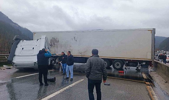 D-650 yolunda trafiği durduran kaza