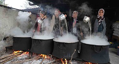 Dalında 5 TL olan turunç, kadınların elinde kara kazanda değer kazandı