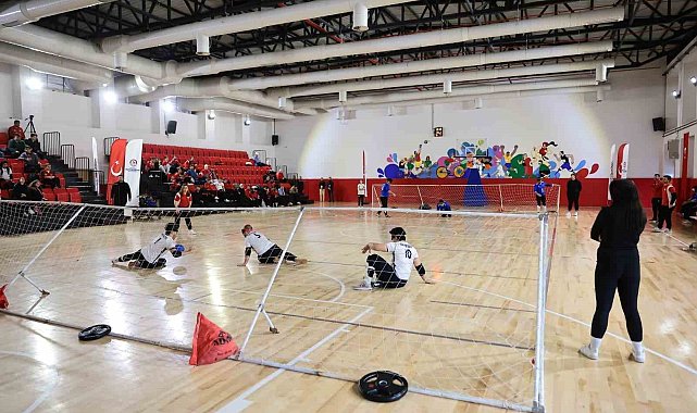 Denizli Büyükşehir'den görme engelli sporculara Braille alfabeli madalya