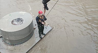 Derede köpek kurtarma operasyonu