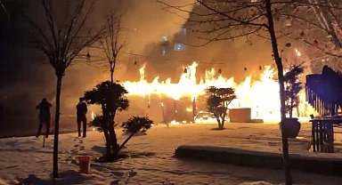 Diyarbakır'da kafede yangın paniği