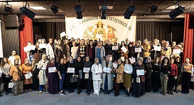 Diyarbakır'da Tıbbi Aromatik Bitki Atölyesi kursiyerlerine sertifika