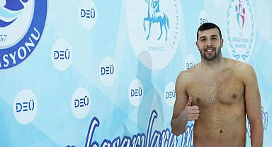 Dokuz Eylül kapılarını milli yüzücüye açtı