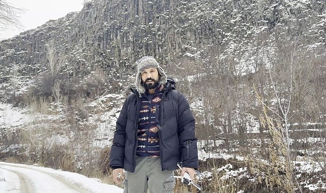 Donan baraj gölünün üzerine kilim serip oturdu