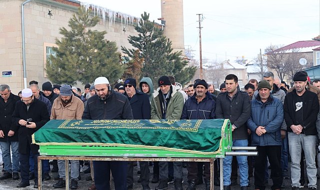 Duş sonrası fenalaşıp hayatını kaybeden çocuk toprağa verildi