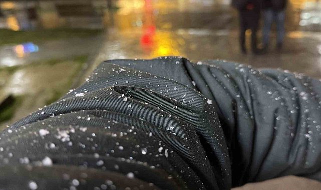 Düzce'de beklenen kar yağışı başladı