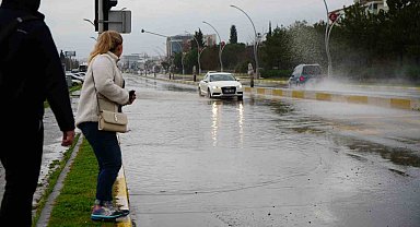 Edirne'de cadde ve sokaklar göle döndü