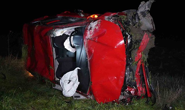 Edirne'de otomobil takla attı: 1'i ağır 2 yaralı