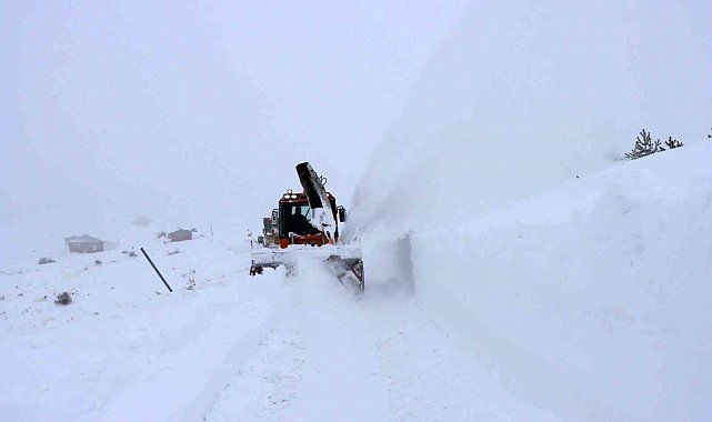 Elazığ'da 298 köy yolu açıldı, 25'inde çalışmalar sürüyor